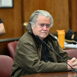 El exconsejero de Trump Steve Bannon, en un juzgado de Nueva York en febrero pasado.