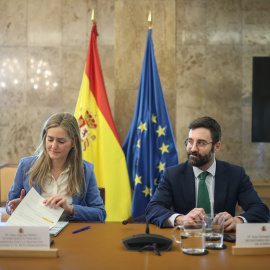 La vicepresidenta tercera y ministra para la Transición Ecológica y el Reto Demográfico, Sara Aagesen, y el secretario de Estado de Energía, Joan Groizard, durante una reunión con agentes del sector gasista y del sector petrolero, en la sede del Ministeri