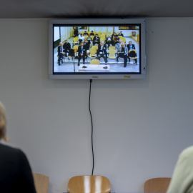 EuropaPress_7417769_pantalla_sala_prensa_retransmision_primer_dia_juicio_operacion_kitchen