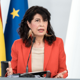 La ministra de Igualdad, Ana Redondo, durante una rueda de prensa tras el Consejo de Ministros, en el Palacio de La Moncloa, a 7 de abril de 2026, en Madrid (España). El Consejo de Ministros ha aprobado el texto que modifica el artículo 43.3 de la Constit
