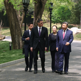 El presidente del Gobierno, Pedro Sánchez, junto al presidente de la República Popular China, Xi Jinping, en abril de 2025 en Pekín.