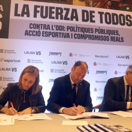La firma del conveni amb la consellera Eva Menor, el conseller Berni Álvarez i el representant de LaLiga José Antonio Montero