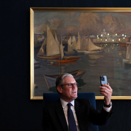 Foto de archivo del primer ministro británico, Keir Starmer, durante su asistencia a la cumbre de líderes de la Fuerza Expedicionaria Conjunta (JEF) en Helsinki.
