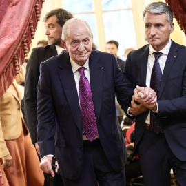 El rey emérito Juan Carlos I tras recibir el Premio Especial del Libro Político en París, el 11 de abril de 2026.