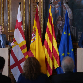 El alcalde de Barcelona, Jaume Collboni, y el comisario europeo de Energía y Vivienda, Dan Jorgensen, este lunes en Barcelona,