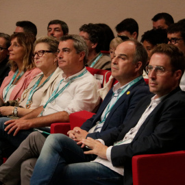 Jordi Turull i l'alcalde de Figueres seguint el consell nacional de Junts a Figueres