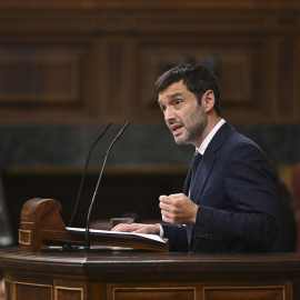 El ministro de Derechos Sociales, Consumo y Agenda 2030, Pablo Bustinduy, interviene en el pleno del Congreso que debate y vota el decreto ley que prorroga los contratos de alquiler, este martes en Madrid.