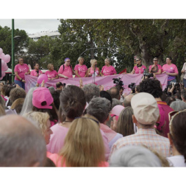 Mujeres de la asociación Amama afectadas por los fallos del cribado de cáncer de mama en una manifestación.
