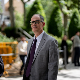 El inspector jefe de la Unidad de Delincuencia Económica y Financiera (UDEF), Manuel Morocho, a su salida de la Audiencia Nacional, a 29 de abril de 2026.