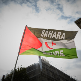 Una bandera durante una manifestación en apoyo al Sahara Occidental.