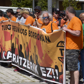 EuropaPress_7423366_varias_personas_concentracion_trabajadores_tubos_reunidos_celebracion