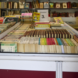 Libros expuestos en la Feria del Libro Antiguo en Madrid.