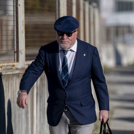 El comisario José Manuel Villarejo a su llegada al primer día del juicio de la 'Operación Kitchen'.