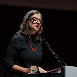 La relatora de la ONU sobre los Territorios Palestinos, Francesca Albanese, interviene durante la gala de los Premios Público 2025, en CaixaForum Madrid, a 25 de junio de 2025