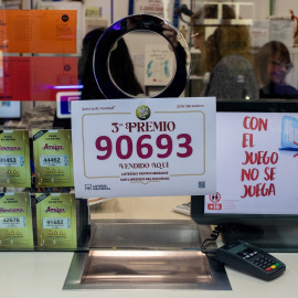 Administración de Loterías celebra que ha vendido series del número correspondiente a un Tercer Premio del Sorteo Extraordinario de la Lotería de Navidad 2025.