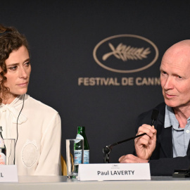 Los miembros del jurado Laura Wandel y Paul Laverty en la rueda de prensa del Festival de Cannes.