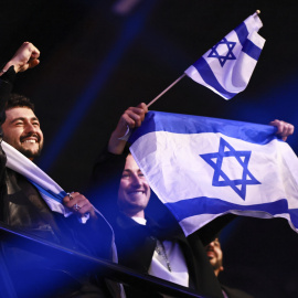 Noam Bettan, representante de Israel, celebra su entrada en la final del concurso.