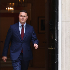 El exministro de Sanidad, Wes Streeting, saliendo del 10 de Downing Street.