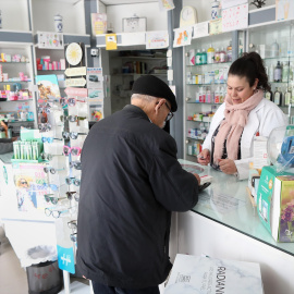 EuropaPress_7321721_varias_personas_farmacia_25_febrero_2026_lugo_galicia_espana_total_18_zonas