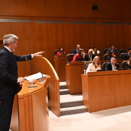 El presidente de Aragón, Jorge Azcón (PP), durante un pleno de las Cortes de Aragón el pasado 29 de abril.