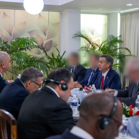 El director de la CIA John Ratcliffe en una reunión con oficiales cubanos este jueves.