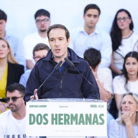 El numero uno de las listas de la provincia de Sevilla, Javier Cortes, durante un acto público.