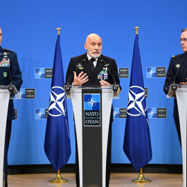 Jefes militares de la OTAN comparecen en rueda de prensa después de la reunión del Comité Militar de esta organización.