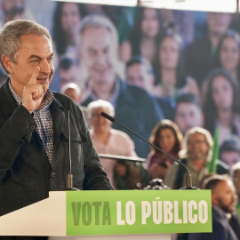 El expresidente del Gobierno, José Luis Rodríguez Zapatero, durante un mitin en Andalucía.