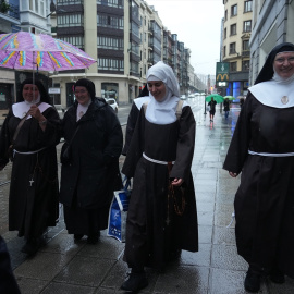 Las exmonjas de Belorado a su llegada al Juzgado de Instrucción número 5, a 4 de mayo de 2026, en Bilbao, Vizcaya, País Vasco (España).