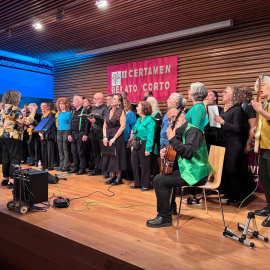 coro de personas mayores