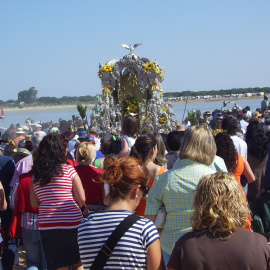 Procesión en la romería del Rocío.