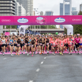 Numerosas corredoras partipan en la Carrera de la Mujer 2026, a 10 de mayo de 2026, en Madrid (España).