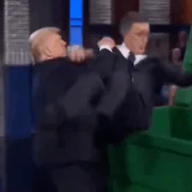 Vídeo hecho con IA de Donald Trump y Stephen Colbert.