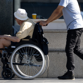 Una persona en silla de ruedas en Madrid