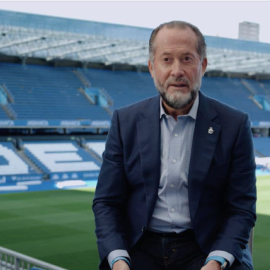 Juan Carlos Escotet, en el estadio de Riazor.
