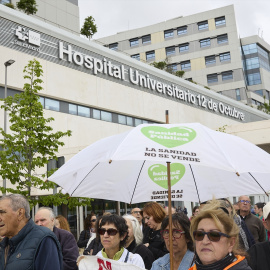Manifestación por la sanidad pública frente al Hospital 12 de Octubre.