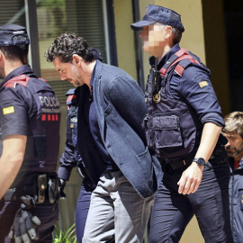 Jonathan Andic, hijo del fundador de Mango, llegando a comparecer a los juzgados de Martorell
