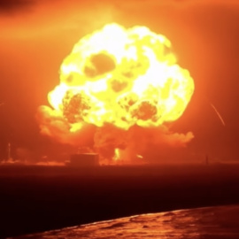 Momento de la explosión del cohete de Blue Origin en Florida