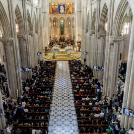 Misa de Domingo de Pascua de Resurrección, en la Catedral de la Almudena, en Madrid.