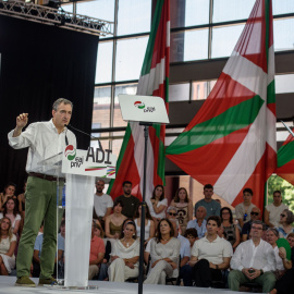 El presidente del PNV, Aitor Esteban, en un mitin en Durango (Bizkaia), a 24 de mayo de 2026.