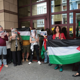 La delegación vasca de la Global Sumud Flotilla en el juzgado de Bilbao