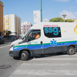 Imagen de recurso de una ambulancia en el Hospital Universitario Virgen del Rocío. A 25 de junio de 2025, en Sevilla (Andalucía, España).