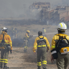 Algunos de los efectivos enviados para las labores de extinción del incendio forestal venían de comunidades limítrofes.