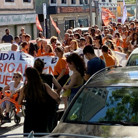 Una gran movilización vecinal para evitar que Maricarmen sea expulsada de su casa