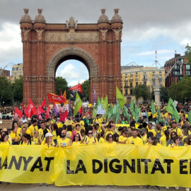 Capçalera de la manifestació unitària de docents a l'Arc de Triomf.  (05 de juny del 2026)