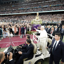 El Papa León XIV a su llegada al Estadio Bernabéu.