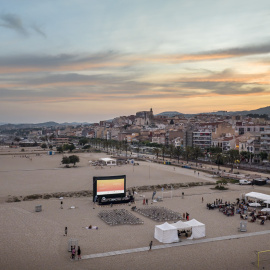 Projecció a la platja Ocata d'un film durant el festival lasal en l'edició passada