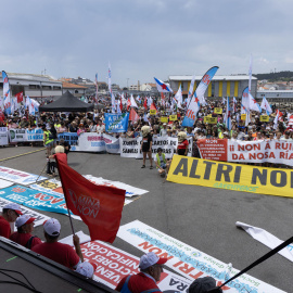 Manifestación para exigir a la Xunta de Galicia que suspendan el proyecto de minería y plantas de celulosa.