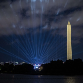 Instalación de luz por el ochenta cumpleaños de Donald Trump.