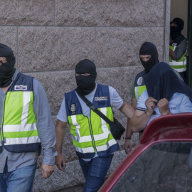 Personas detenidas en el marco del operativo contra el narcotráfico en la comarca pontevedresa de O Salnés.